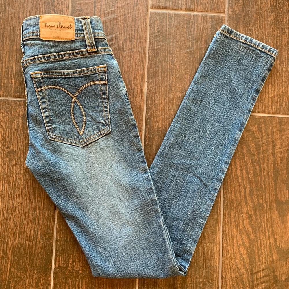 Nine Planet Light Wash Skinny USA 31” long